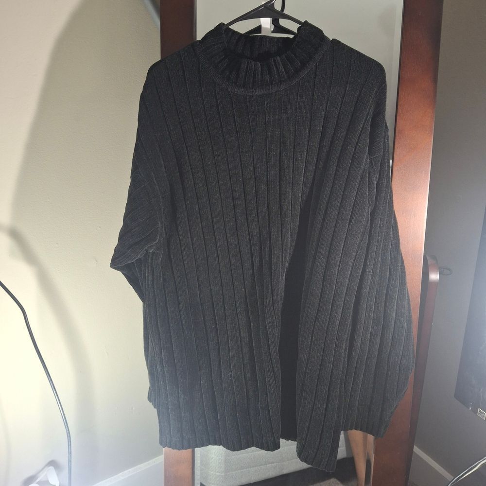 Men's Charcoal Ribbed Crewneck Sweater